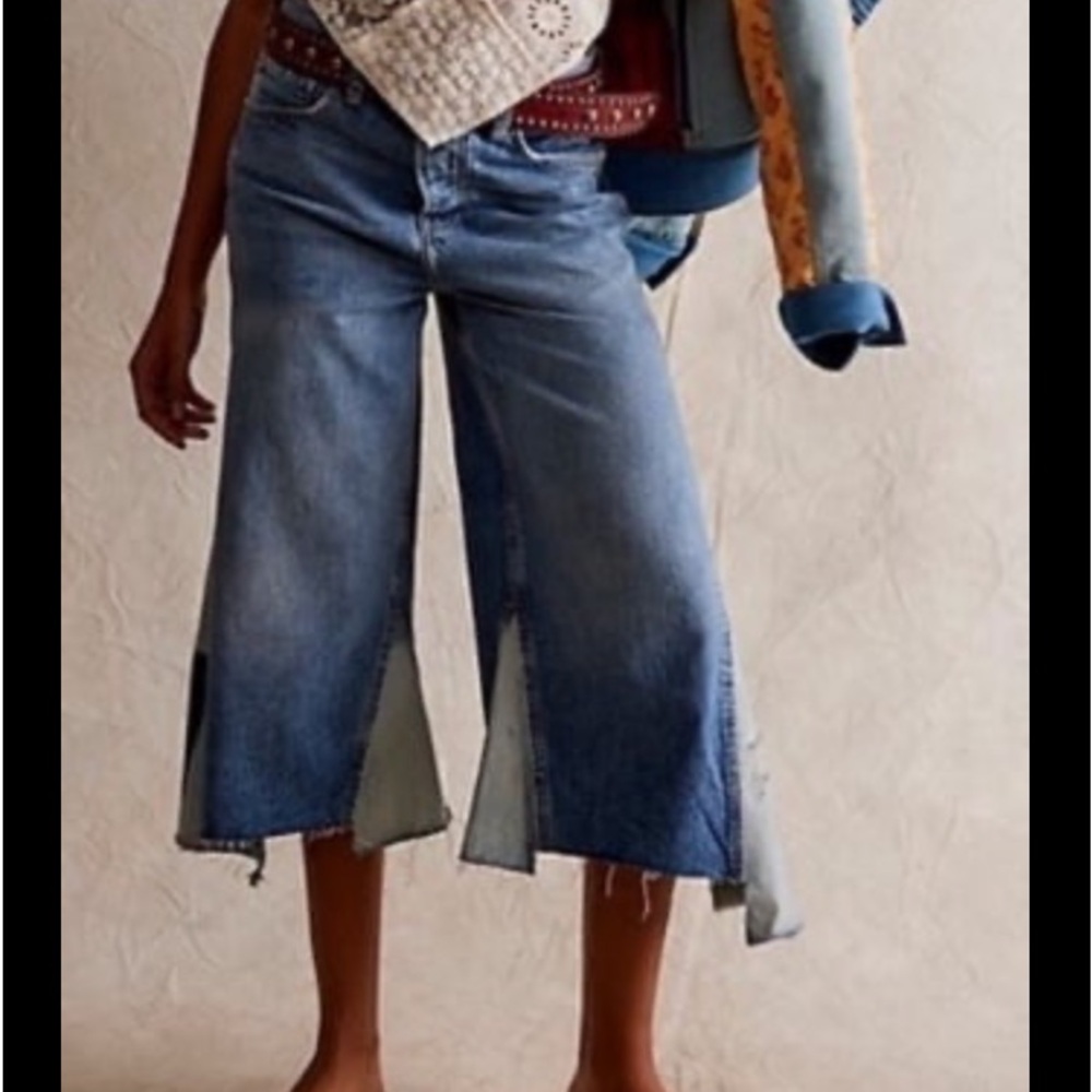 We The Free Ripple Wide Leg Crop. Size 29L.